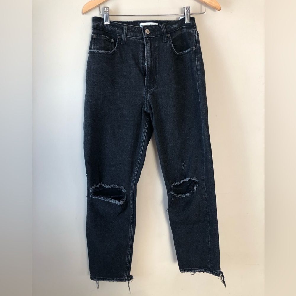 🔶 Abercrombie & Fitch | High Rise Distressed Mom Black Jeans